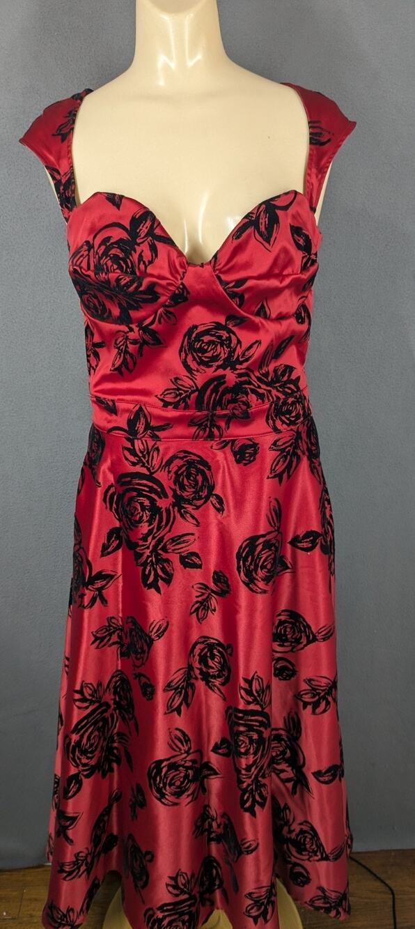Bettie Page Queen Of Pinups Retro Style Dress Size 8 Red Black Rose Floral Midi